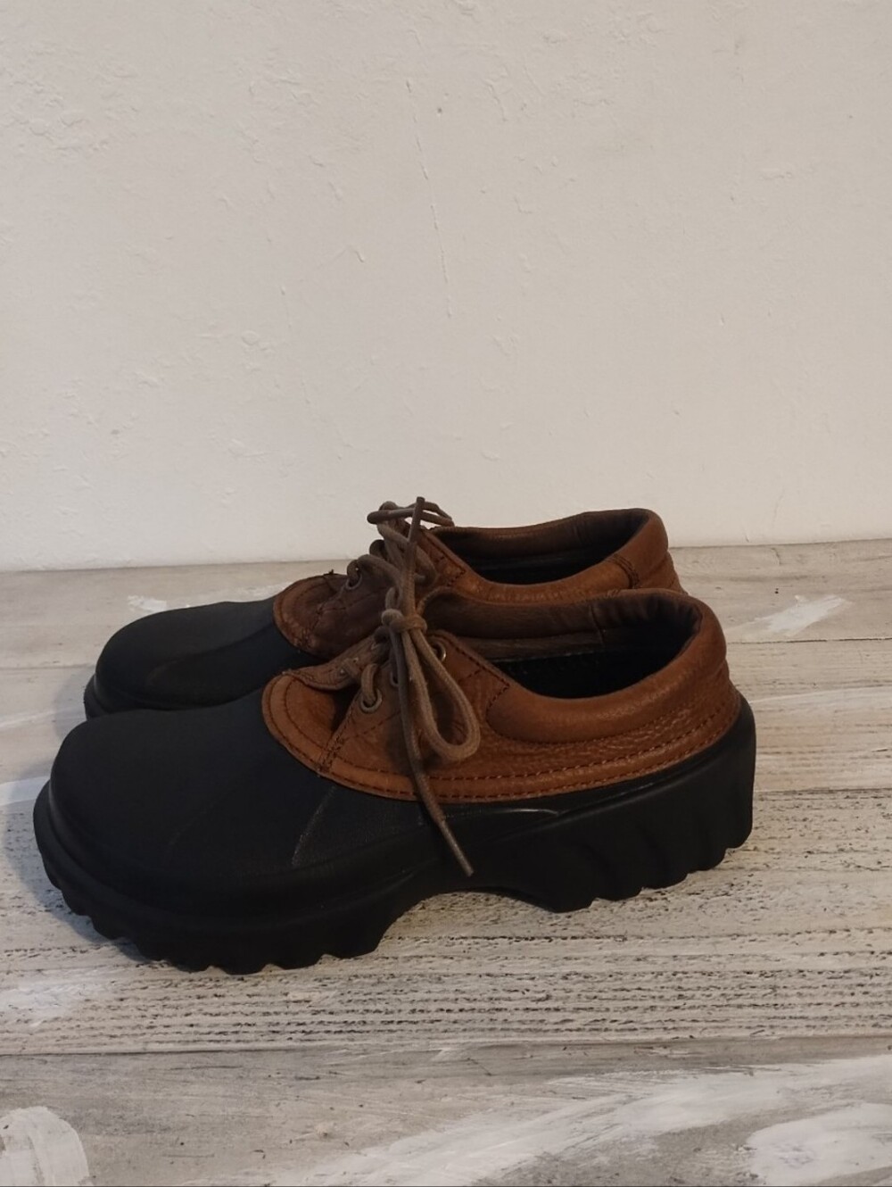 Crocs unisex Terrain Axle Shoes Mens 7 Brown Leather Duck Boat Lace Up Clogs
